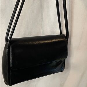 Nine West Y2K Black Double strap Shoulder Handbag front flap magnetic closure